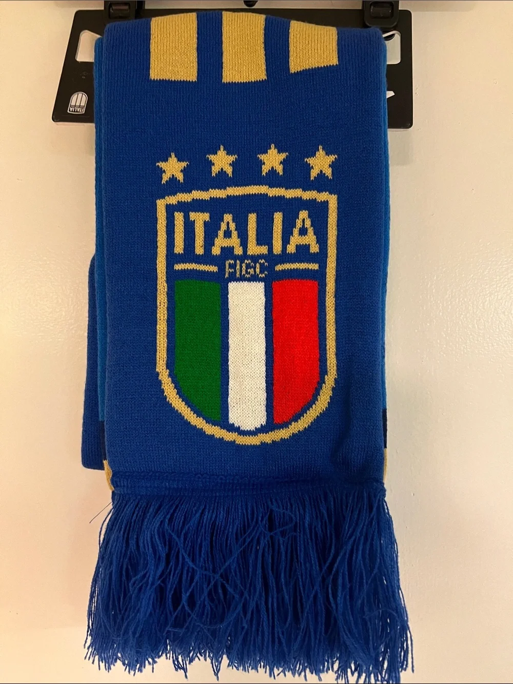 2 Adidas Italia Men’s Scarfs NWT